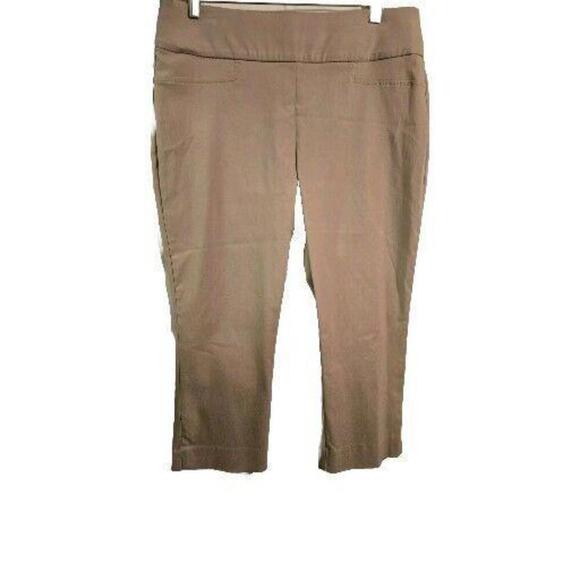 NWT St Johns Bay Womens Mid Rise  Capri Pants Tan Straight Size 12 (76-2) - Picture 2 of 11